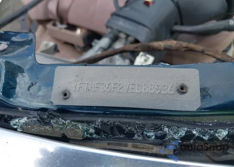 1997 Ford F-350 Xl z USA, uszkodzony, nr VIN 1FTHF36F2VEC88936